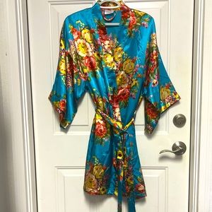 Lovely Robe silky sexy date night with or without:-) size M/L blue gold pinks